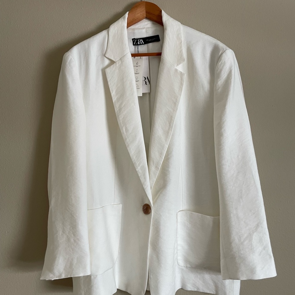 NWT Zara buttoned blazer in ecru